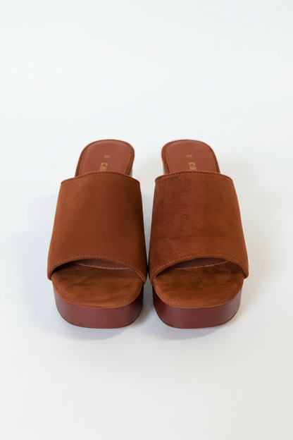 Zueco con plataforma efecto madera