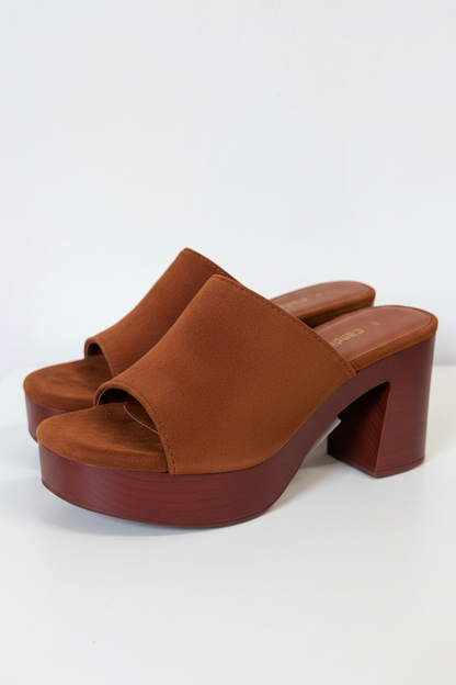 Zueco con plataforma efecto madera