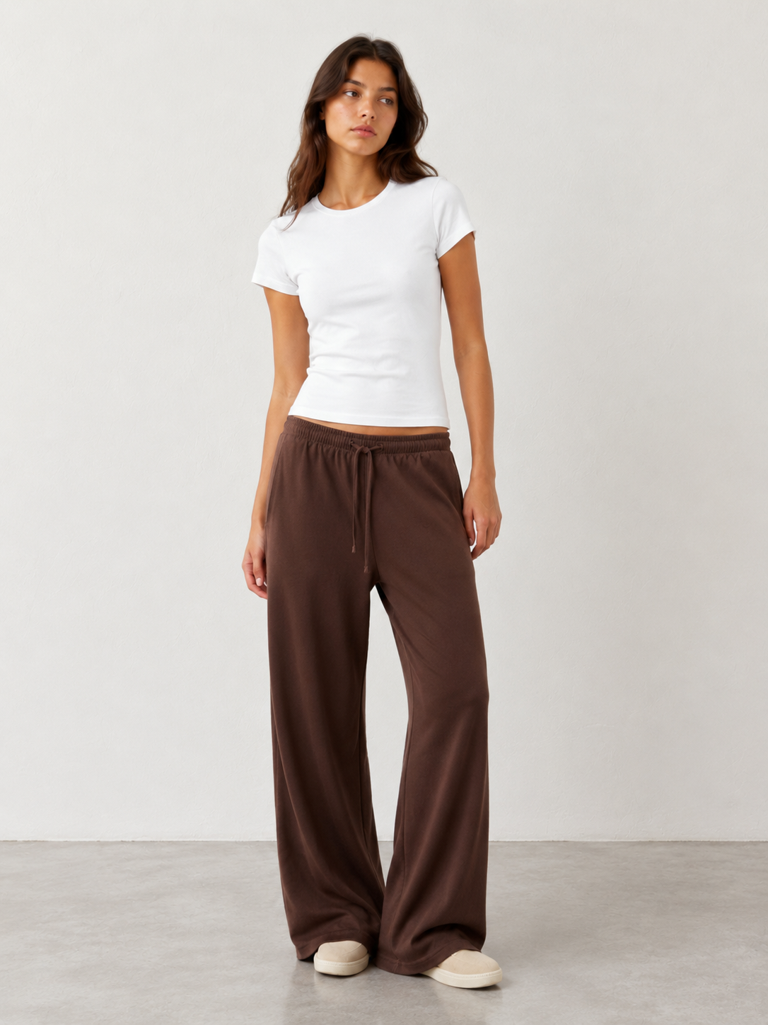 Pantalón jogger de pierna ancha con cordón minimal