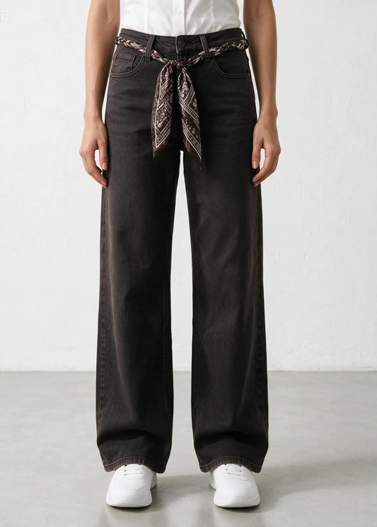 Vaqueros wide-leg con cinturón bandana marrón