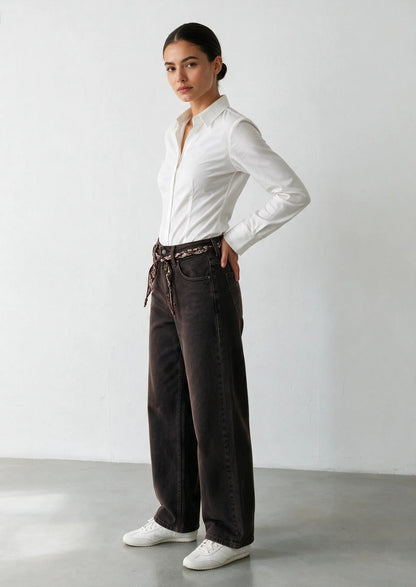 Vaqueros wide-leg con cinturón bandana marrón