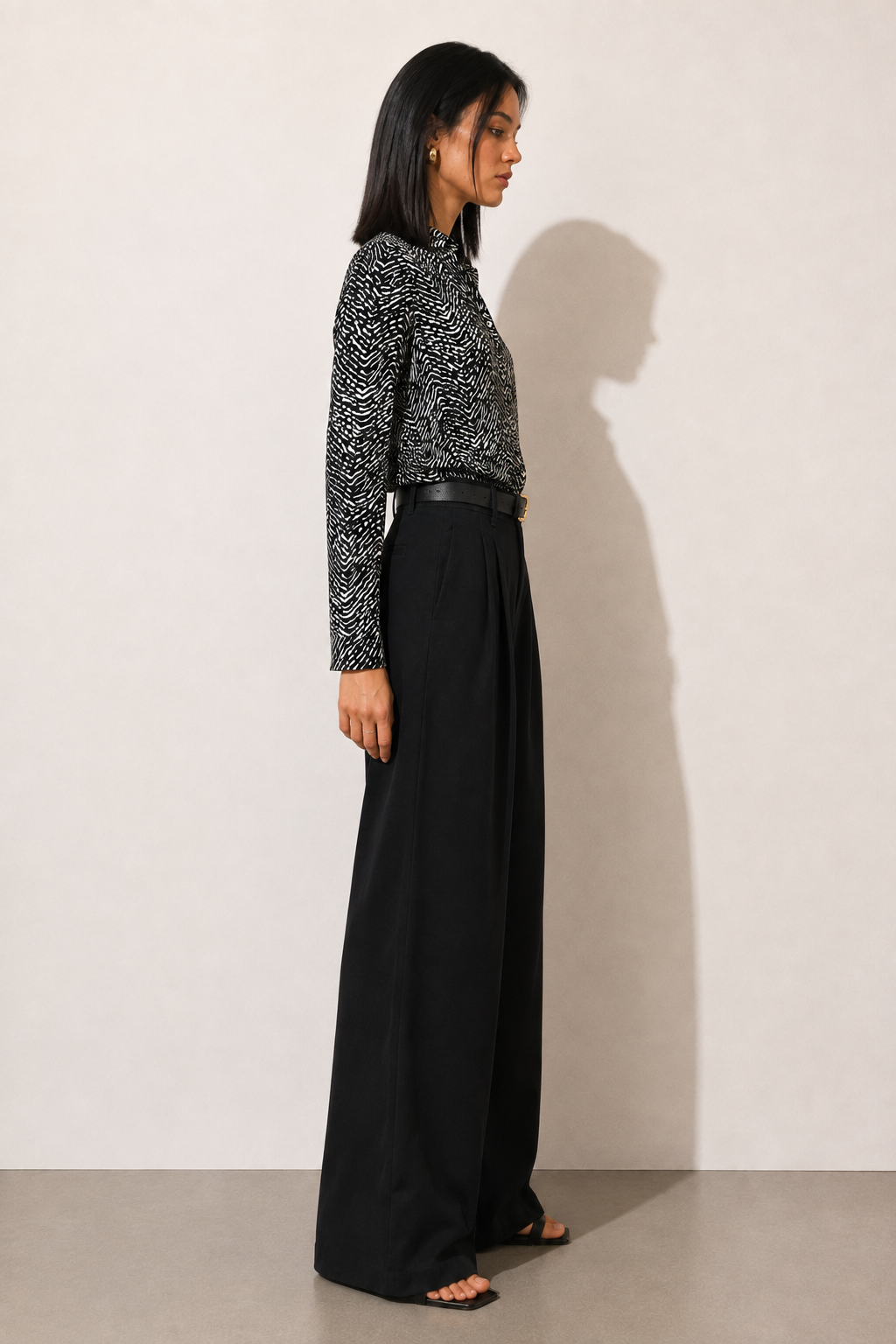 Pantalón de pierna ancha modelo palazzo