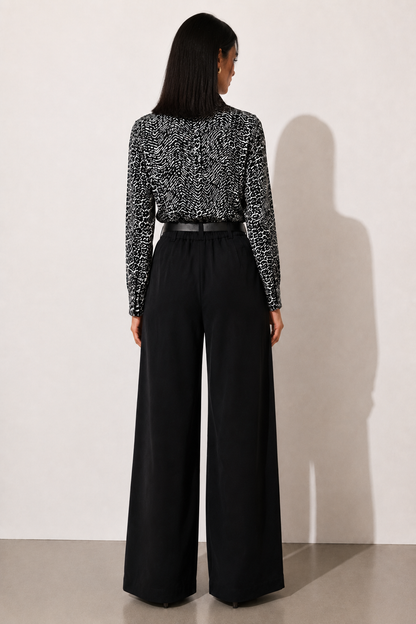 Pantalón de pierna ancha modelo palazzo