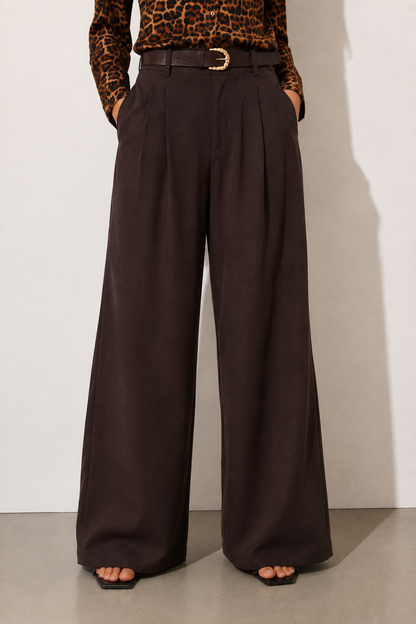 Pantalón de pierna ancha modelo palazzo