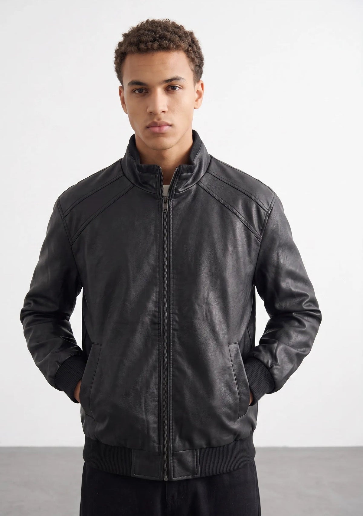 Bomber estructurado efecto piel
