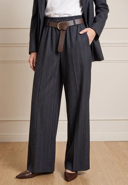 Pantalón de raya diplomática efecto denim