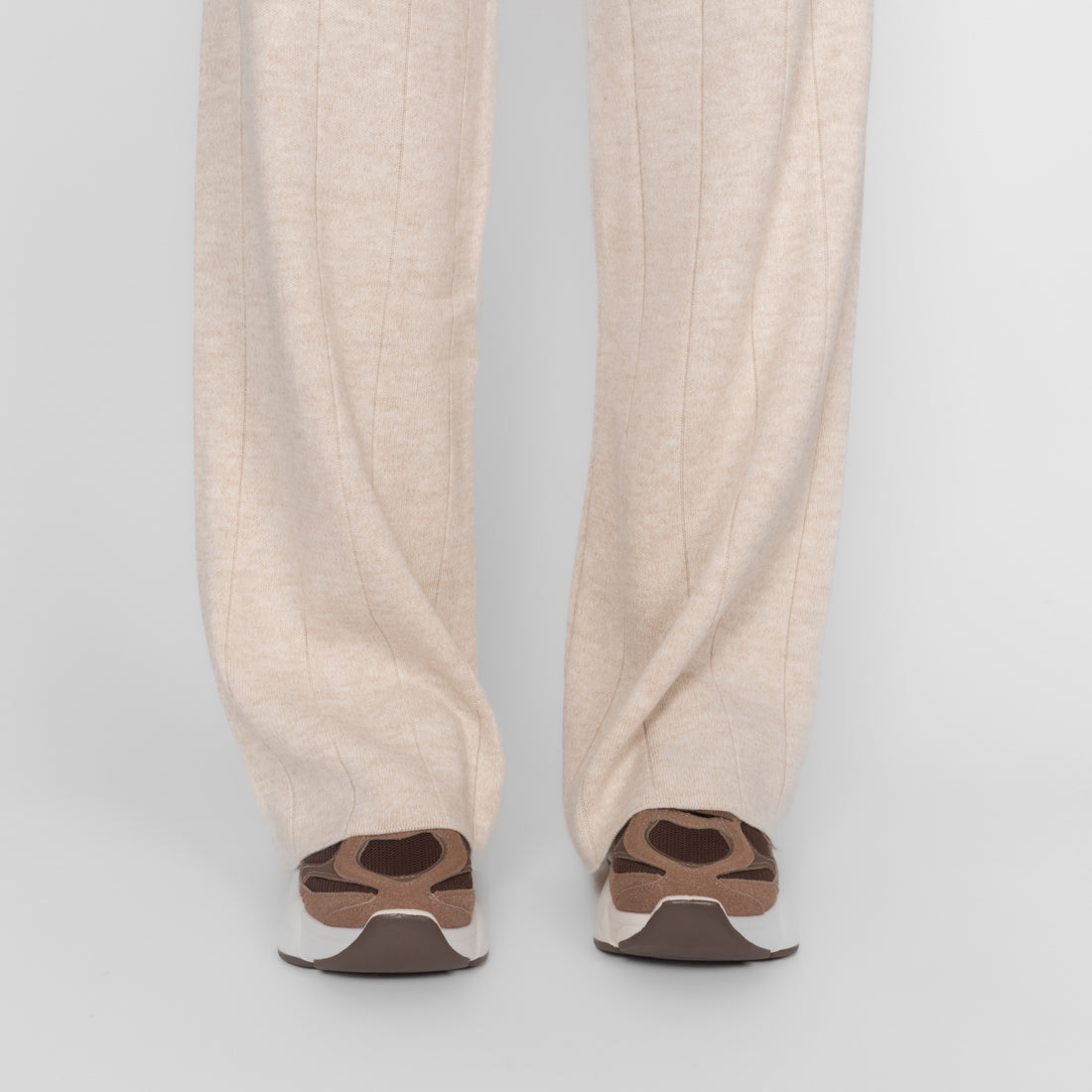 Conjunto de Punto Canalé con Escote en V
