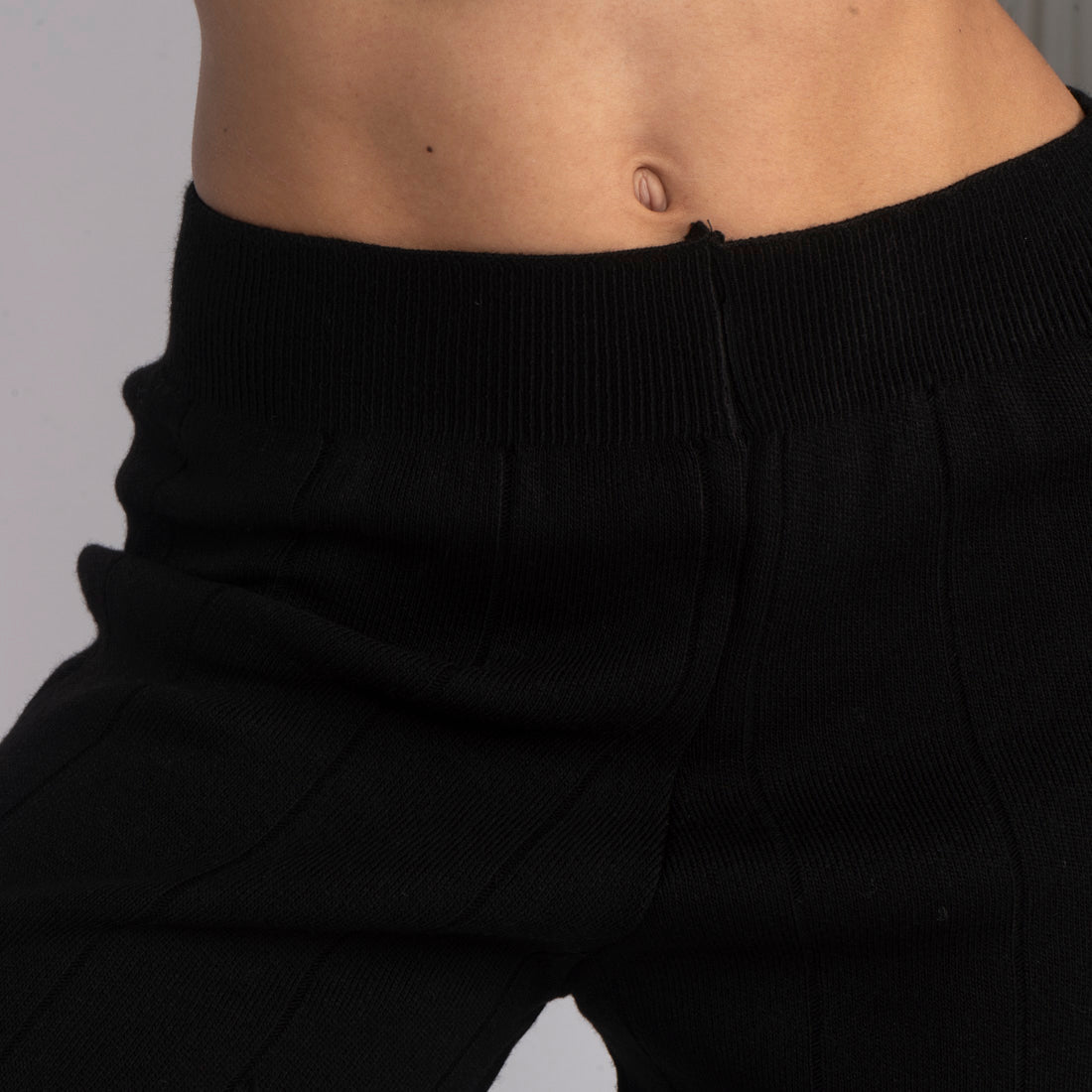 Conjunto de Punto Canalé con Escote en V