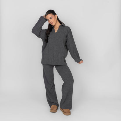 Conjunto de Punto Canalé con Escote en V